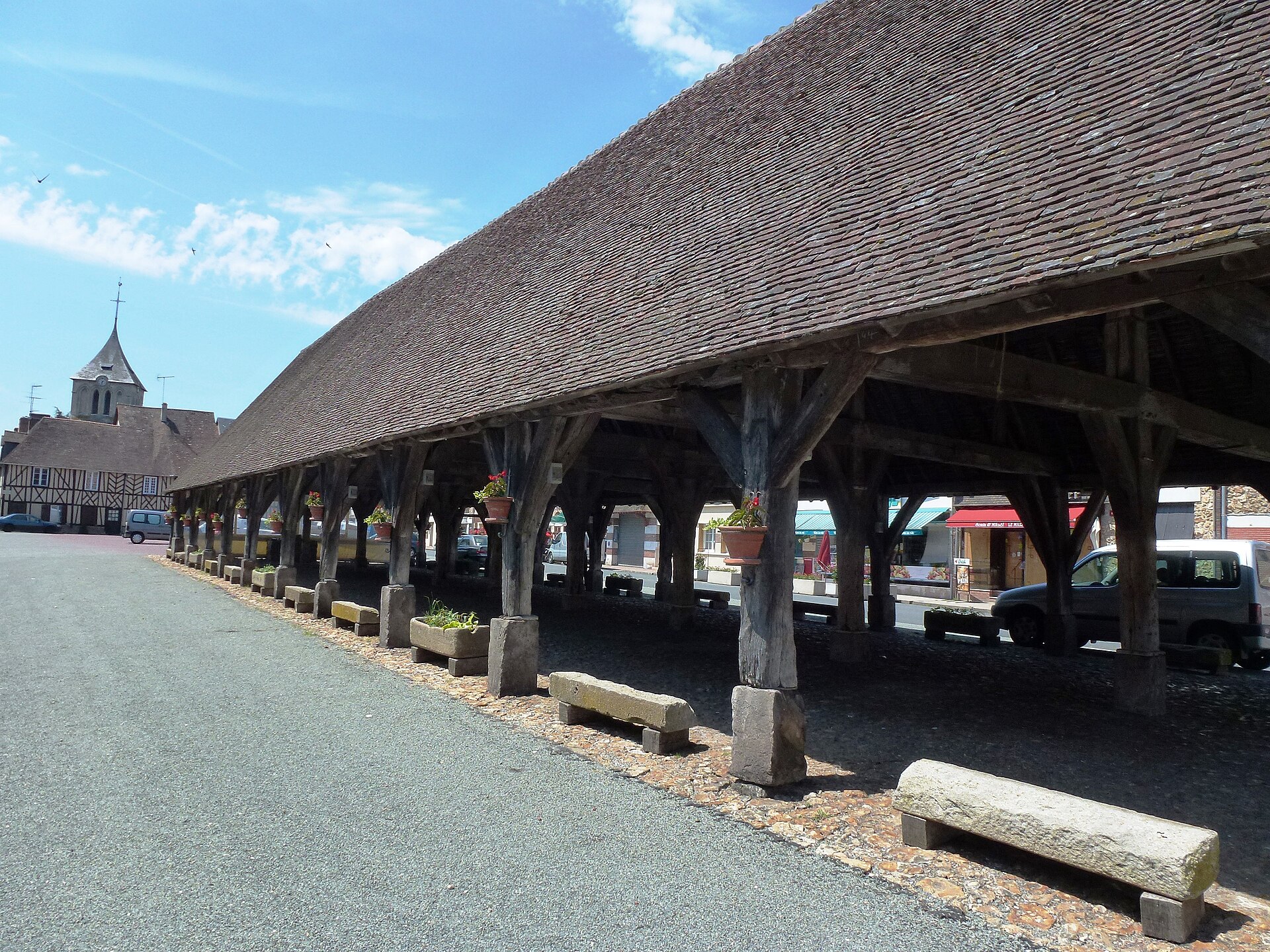 Les halles médiévales de La Ferrière-sur-Risle