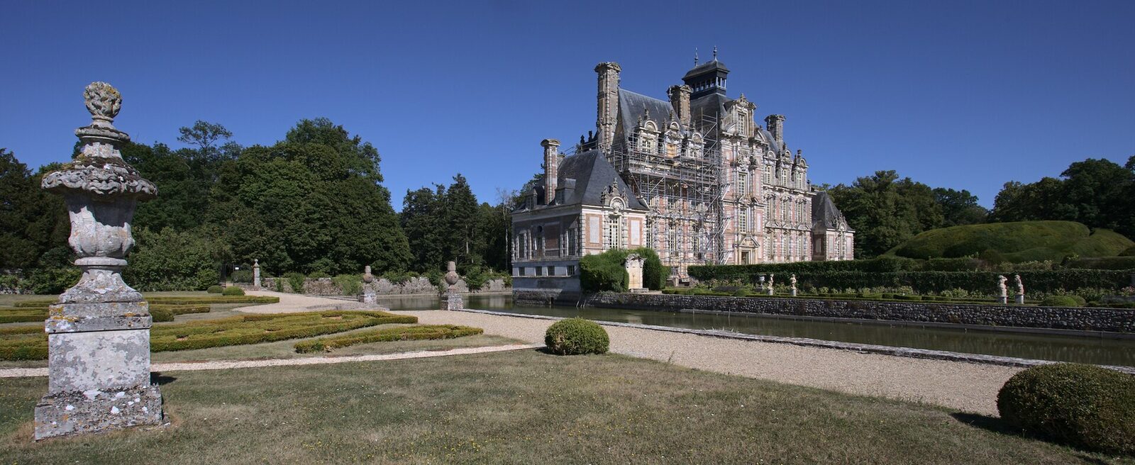 Nature et jardins du pays d'Ouche autour de Beaumesnil